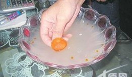 新闻爆料假鸡蛋,假鸡蛋横行市场，食品安全警钟长鸣